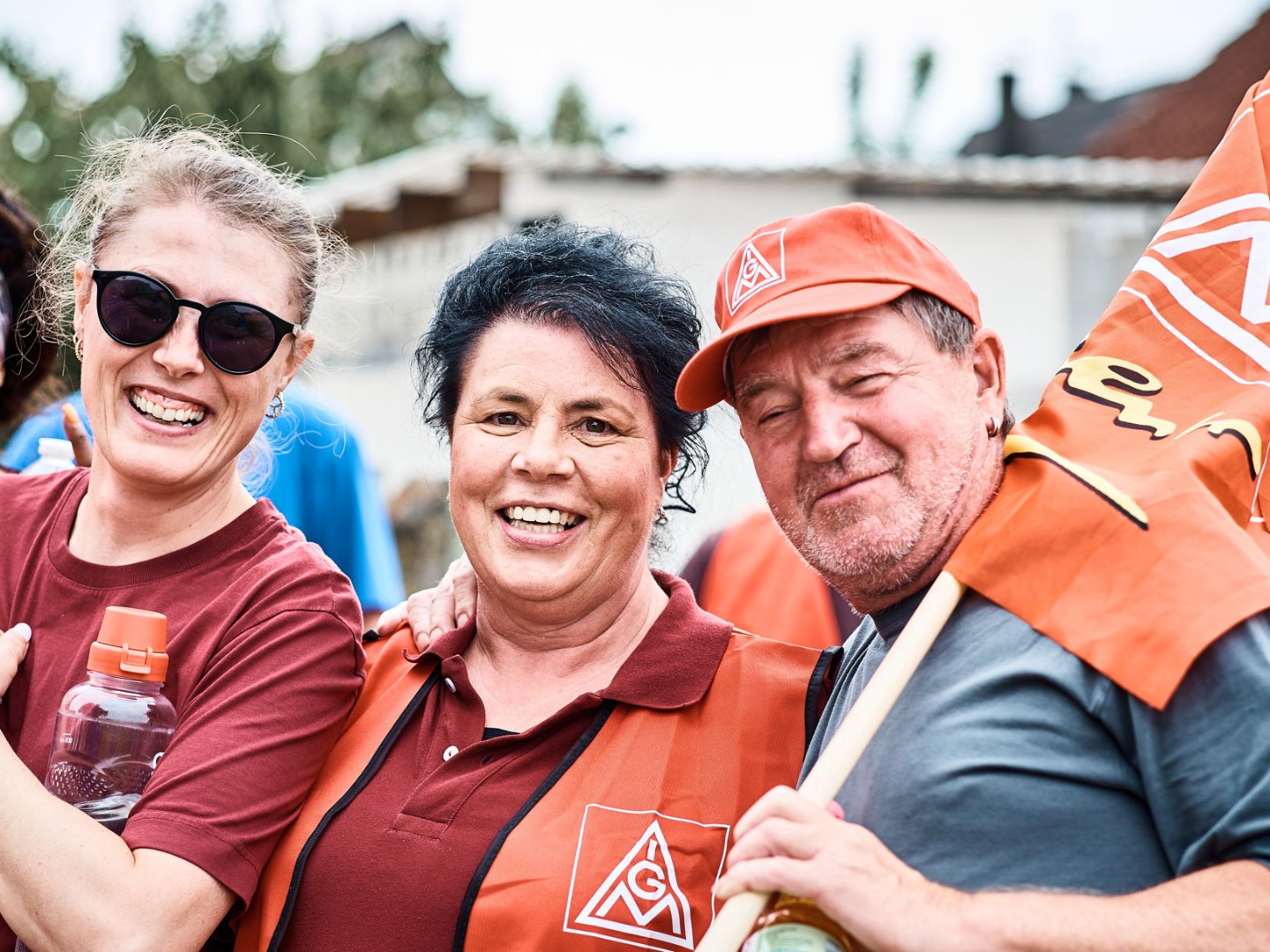 Beschäftigte von MEWA in Meißenheim bei einem Warnstreik in der Tarifrunde Textile Dienste